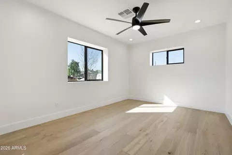 Bedroom - 4348 E Mitchell Dr, Phoenix, AZ 85018 photo 4 of 4