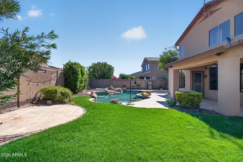 Exterior - 3316 E Maplewood St, Gilbert, AZ 85297 photo 5 of 10