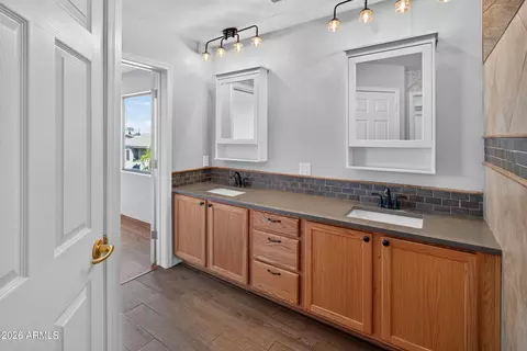 Bath - 3316 E Maplewood St, Gilbert, AZ 85297 photo 3 of 6