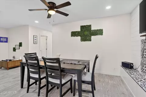 Dining - 2334 W Augusta Ave, Phoenix, AZ 85021 photo 3 of 4