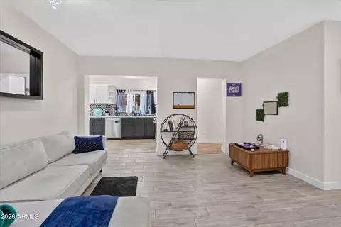 Entry Way - 2334 W Augusta Ave, Phoenix, AZ 85021 photo 3 of 5