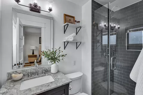 Bath - 128 E Myrtle Ave, Phoenix, AZ 85020 photo 1 of 5