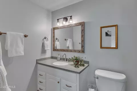 Bath - 128 E Myrtle Ave, Phoenix, AZ 85020 photo 2 of 5