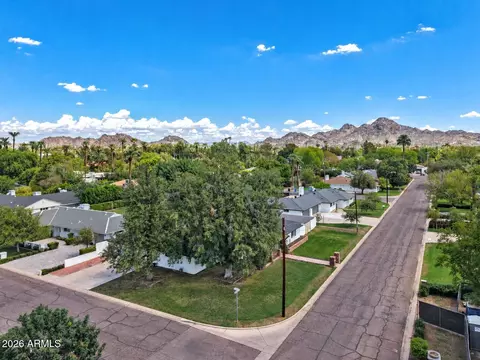 View/Area - 128 E Myrtle Ave, Phoenix, AZ 85020 photo 1 of 11