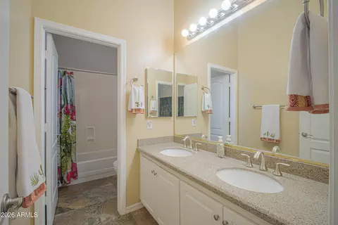Bath - 1611 E Redfield Rd, Phoenix, AZ 85022 photo 2 of 4