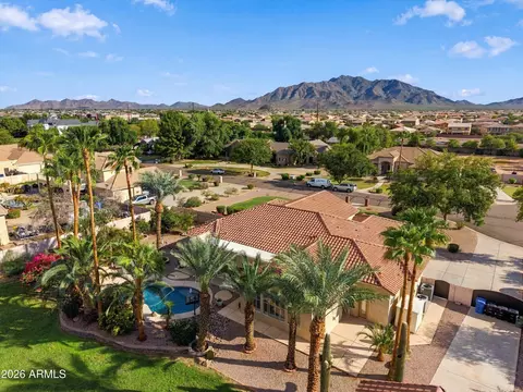 View/Area - 2656 E Haymore Ct, Gilbert, AZ 85298 photo 6 of 13