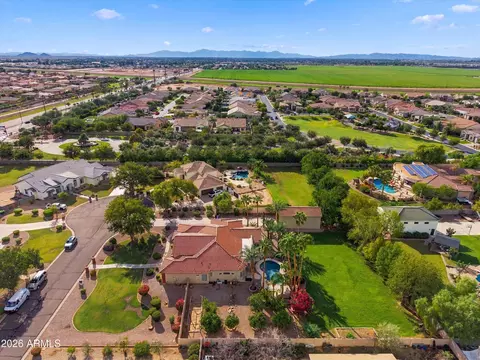 View/Area - 2656 E Haymore Ct, Gilbert, AZ 85298 photo 10 of 13