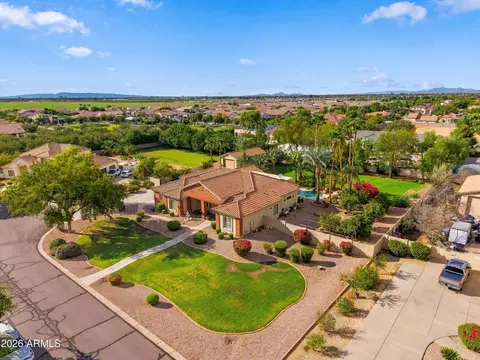 View/Area - 2656 E Haymore Ct, Gilbert, AZ 85298 photo 3 of 13