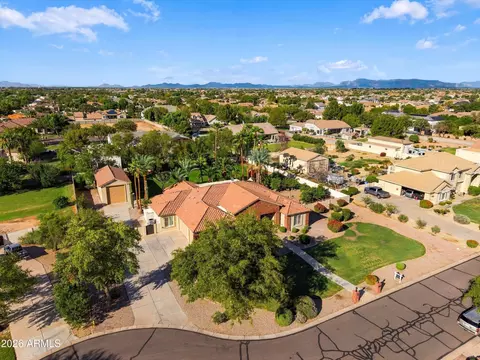 View/Area - 2656 E Haymore Ct, Gilbert, AZ 85298 photo 4 of 13