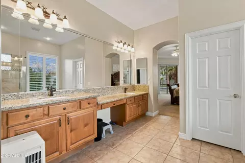 Bath - 2656 E Haymore Ct, Gilbert, AZ 85298 photo 3 of 7