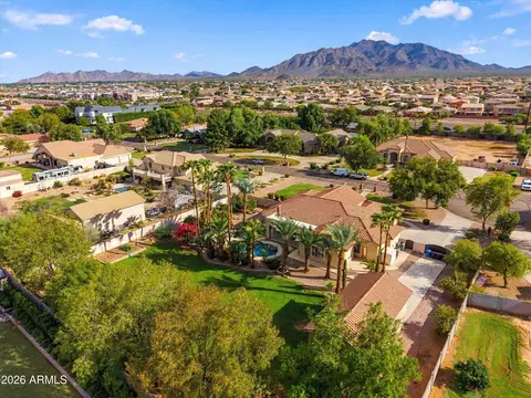 View/Area - 2656 E Haymore Ct, Gilbert, AZ 85298 photo 9 of 13