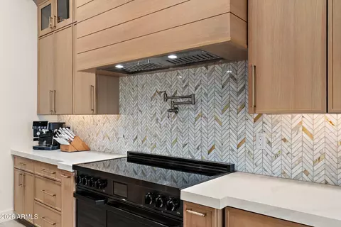 Kitchen - 1816 E Fortune Dr, Phoenix, AZ 85086 photo 6 of 7