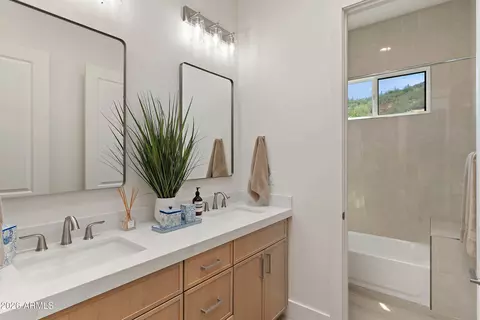 Bath - 1816 E Fortune Dr, Phoenix, AZ 85086 photo 10 of 11