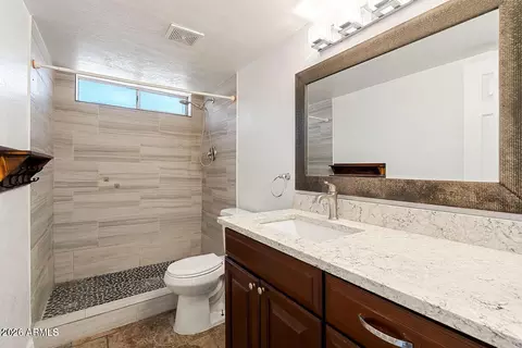 Bath - 620 E Appaloosa Rd, Gilbert, AZ 85296 photo 4 of 4