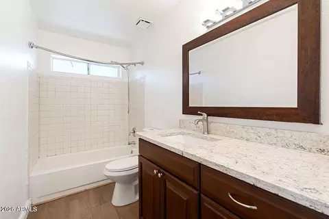 Bath - 620 E Appaloosa Rd, Gilbert, AZ 85296 photo 3 of 4