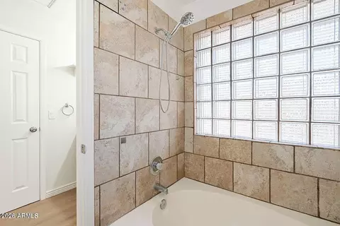 Bath - 620 E Appaloosa Rd, Gilbert, AZ 85296 photo 2 of 4