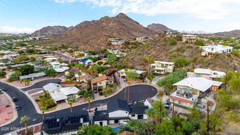 View/Area - 1315 Echo Ln, Phoenix, AZ 85020 photo 2 of 5