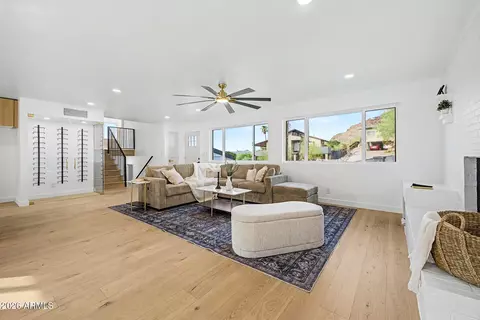 Living - 1315 Echo Ln, Phoenix, AZ 85020 photo 2 of 9