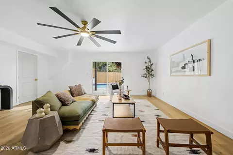 Living - 1315 Echo Ln, Phoenix, AZ 85020 photo 6 of 9