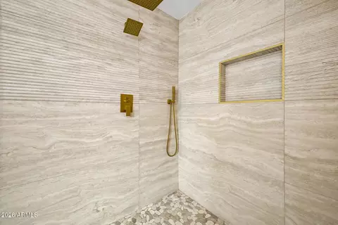 Bath - 1315 Echo Ln, Phoenix, AZ 85020 photo 1 of 6