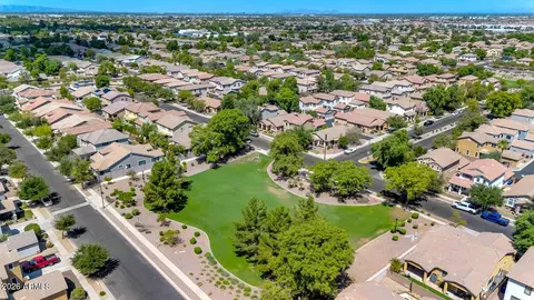 View/Area - 2898 S Hansen Dr, Gilbert, AZ 85295 photo 8 of 10
