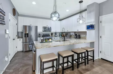 Kitchen - 2898 S Hansen Dr, Gilbert, AZ 85295 photo 2 of 4