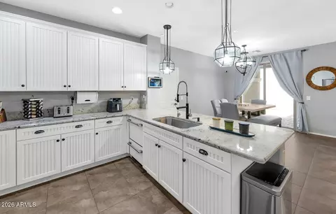 Kitchen - 2898 S Hansen Dr, Gilbert, AZ 85295 photo 4 of 4