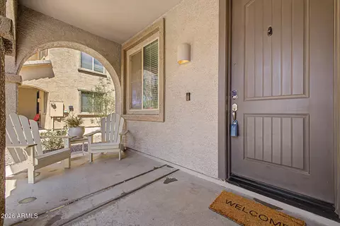 Exterior - 946 E Wimpole Ave, Gilbert, AZ 85297 photo 5 of 13