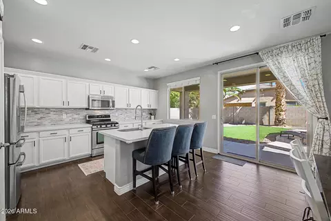 Kitchen - 946 E Wimpole Ave, Gilbert, AZ 85297 photo 3 of 4