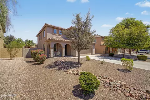 Exterior - 946 E Wimpole Ave, Gilbert, AZ 85297 photo 3 of 13