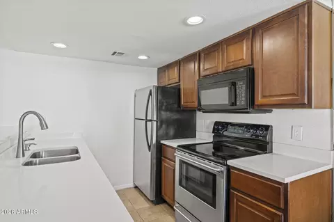 Kitchen - 2228 E Campbell Ave #114, Phoenix, AZ 85016 photo 1 of 2