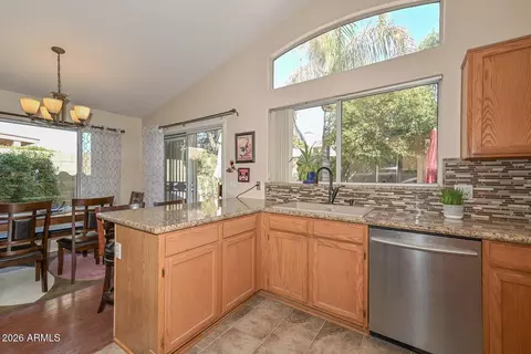 Kitchen - 4616 E Danbury Rd, Phoenix, AZ 85032 photo 3 of 6