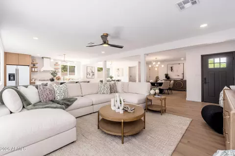 Living - 3601 E Charter Oak Rd, Phoenix, AZ 85032 photo 2 of 2