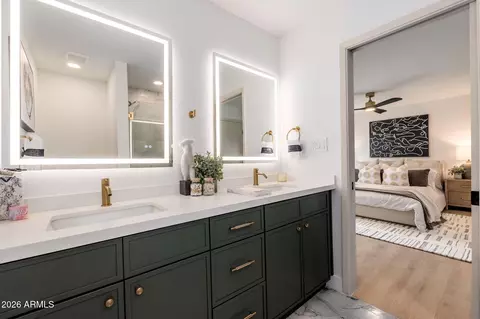 Bath - 3601 E Charter Oak Rd, Phoenix, AZ 85032 photo 2 of 4