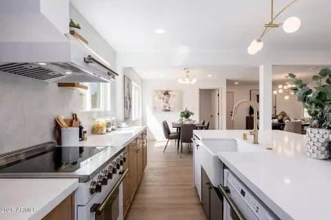 Kitchen - 3601 E Charter Oak Rd, Phoenix, AZ 85032 photo 4 of 5