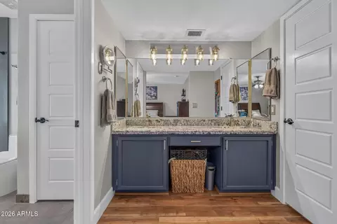 Bath - 1102 E Rosemonte Dr, Phoenix, AZ 85024 photo 1 of 4