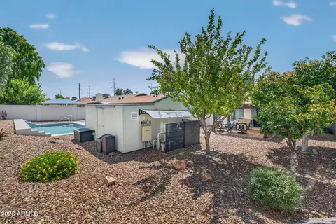 Exterior - 1102 E Rosemonte Dr, Phoenix, AZ 85024 photo 15 of 16