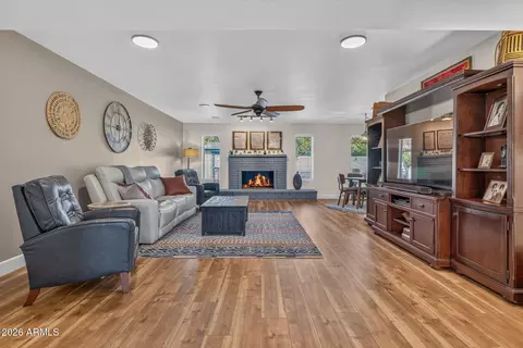 Living - 1102 E Rosemonte Dr, Phoenix, AZ 85024 photo 1 of 2