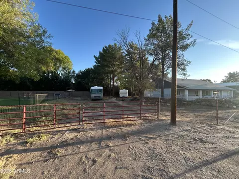 Exterior - 2538 E Walnut Ct, Gilbert, AZ 85298 photo 5 of 8