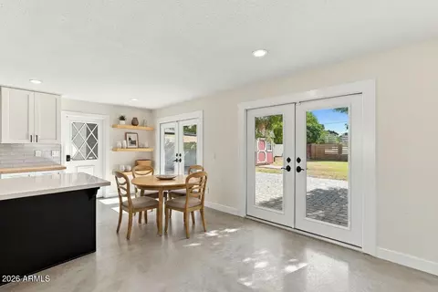 Dining - 7613 N 17th Ave, Phoenix, AZ 85021 photo 1 of 1
