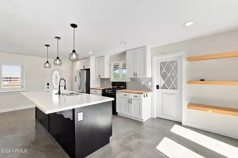 Kitchen - 7613 N 17th Ave, Phoenix, AZ 85021 photo 1 of 3