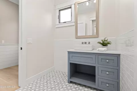Bath - 5936 E Paisano Cir, Phoenix, AZ 85018 photo 4 of 6