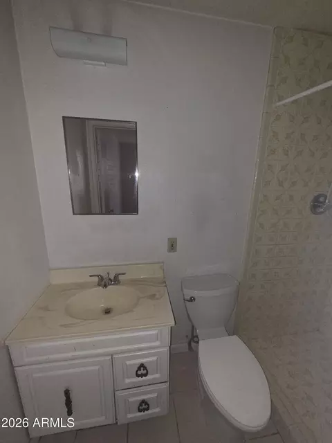 Bath - 1301 E Sahuaro Dr, Phoenix, AZ 85020 photo 2 of 2