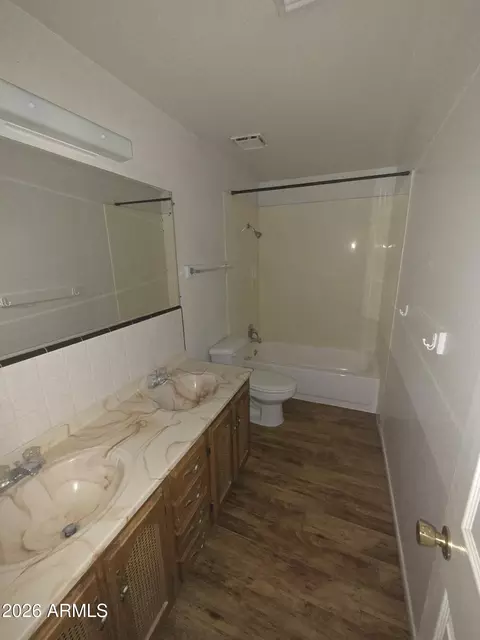 Bath - 1301 E Sahuaro Dr, Phoenix, AZ 85020 photo 1 of 2