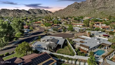 View/Area - 2221 E Nicolet Ave, Phoenix, AZ 85020 photo 5 of 5
