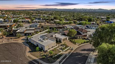 View/Area - 2221 E Nicolet Ave, Phoenix, AZ 85020 photo 3 of 5