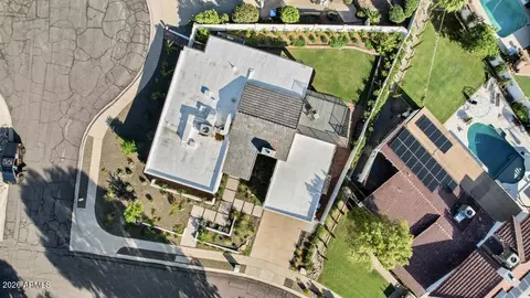 View/Area - 2221 E Nicolet Ave, Phoenix, AZ 85020 photo 2 of 5