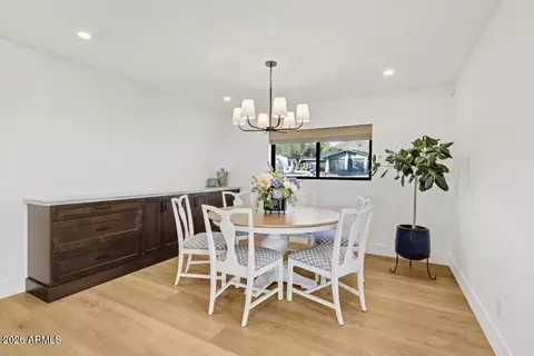 Dining - 2221 E Nicolet Ave, Phoenix, AZ 85020 photo 1 of 1