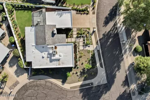 View/Area - 2221 E Nicolet Ave, Phoenix, AZ 85020 photo 4 of 5