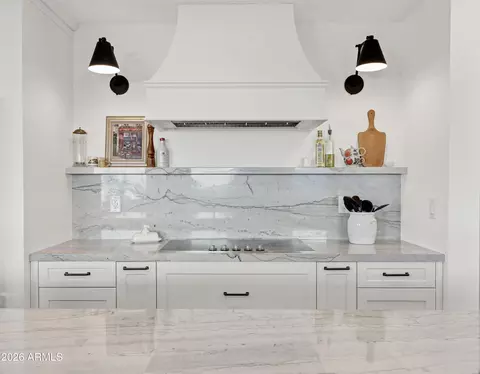 Kitchen - 2221 E Nicolet Ave, Phoenix, AZ 85020 photo 4 of 8